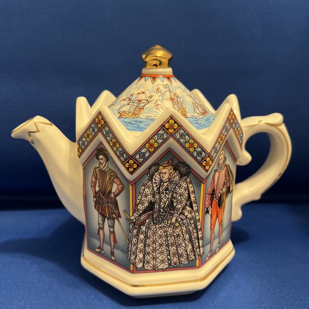 Vtg James Sadler Elizabeth 1 Queen Of England Teapot Staffordshire England 6"